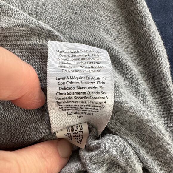 Time and Tru Gray Curved Hem Tee Size M - Picture 7 of 7